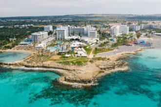 découvrez notre sélection exclusive d'hôtels de luxe, où le confort rencontre le raffinement. profitez de services haut de gamme, de restaurants étoilés et de suites somptueuses pour une expérience inoubliable dans des destinations de rêve.