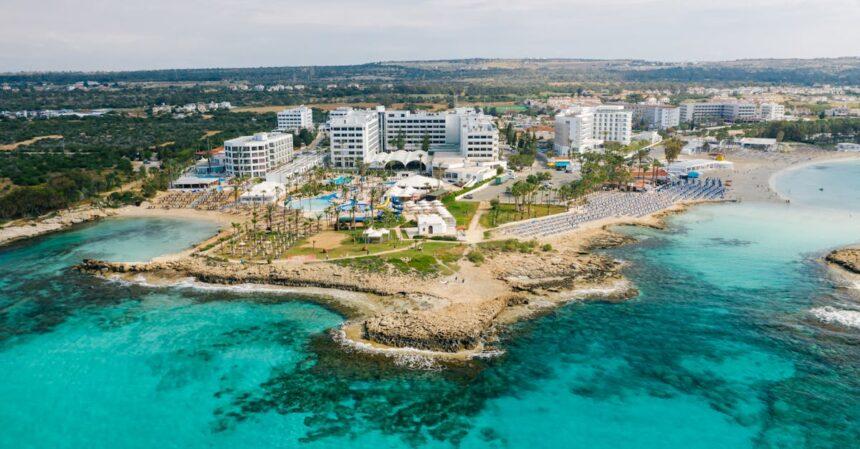découvrez notre sélection exclusive d'hôtels de luxe, où le confort rencontre le raffinement. profitez de services haut de gamme, de restaurants étoilés et de suites somptueuses pour une expérience inoubliable dans des destinations de rêve.