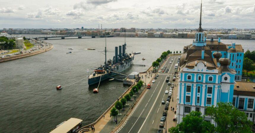 découvrez le musée naval, un voyage fascinant à travers l'histoire maritime. explorez des expositions uniques, admirez des modèles de navires historiques et plongez dans l'univers de la navigation. un lieu incontournable pour les passionnés de mer et d'histoire.