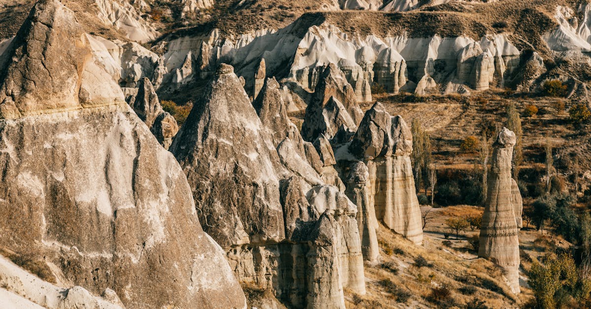 découvrez nevşehir, une ville fascinante de la région de cappadoce en turquie. explorez ses paysages uniques, ses formations rocheuses emblématiques et son riche patrimoine culturel. parfait pour les amateurs d'aventure et d'histoire.