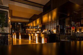 découvrez notre restaurant, un lieu où la gastronomie rencontre la convivialité. savourez des plats exquis préparés avec des ingrédients frais dans une ambiance chaleureuse. réservez votre table dès maintenant !