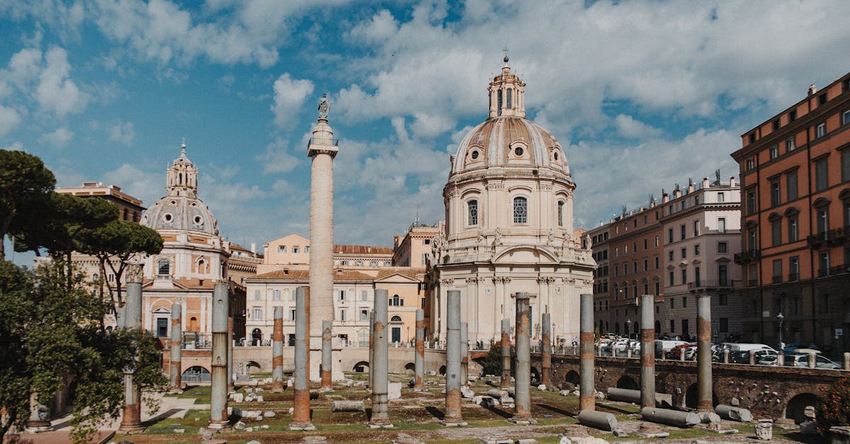 découvrez les fascinantes ruines romaines, témoins d'une époque révolue. plongez dans l'histoire à travers des vestiges architecturaux impressionnants qui racontent leur grandeur passée et éveillent votre curiosité pour le monde antique.