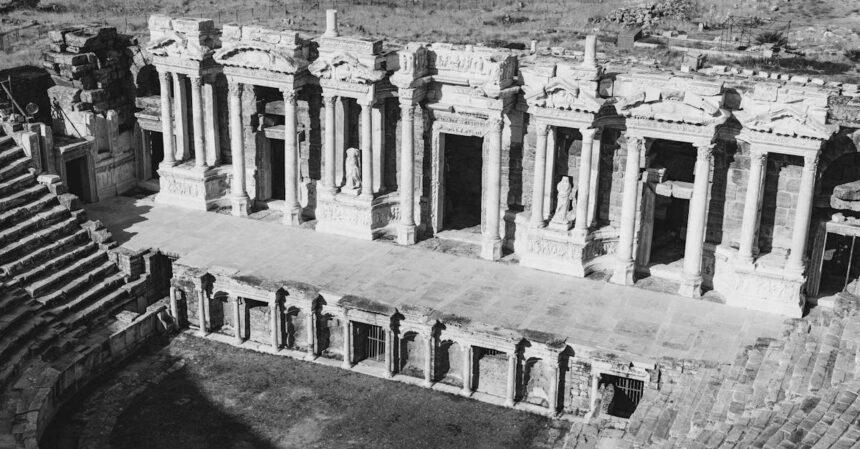 plongez au cœur des ruines romaines, témoins d'une histoire fascinante, où l'architecture majestueuse et les vestiges du passé racontent les récits d'une civilisation marquante. découvrez l'émerveillement des monuments antiques et laissez-vous séduire par la richesse culturelle qu'ils renferment.