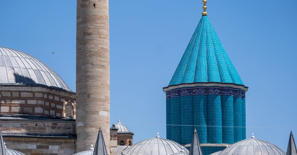 découvrez l'héritage fascinant des caravanserails seldjoukides, des haltes historiques qui ont joué un rôle crucial dans le commerce et les échanges culturels en eurasie. plongez dans l'architecture majestueuse et l'histoire riche de ces refuges conçus pour les voyageurs et leurs marchandises.