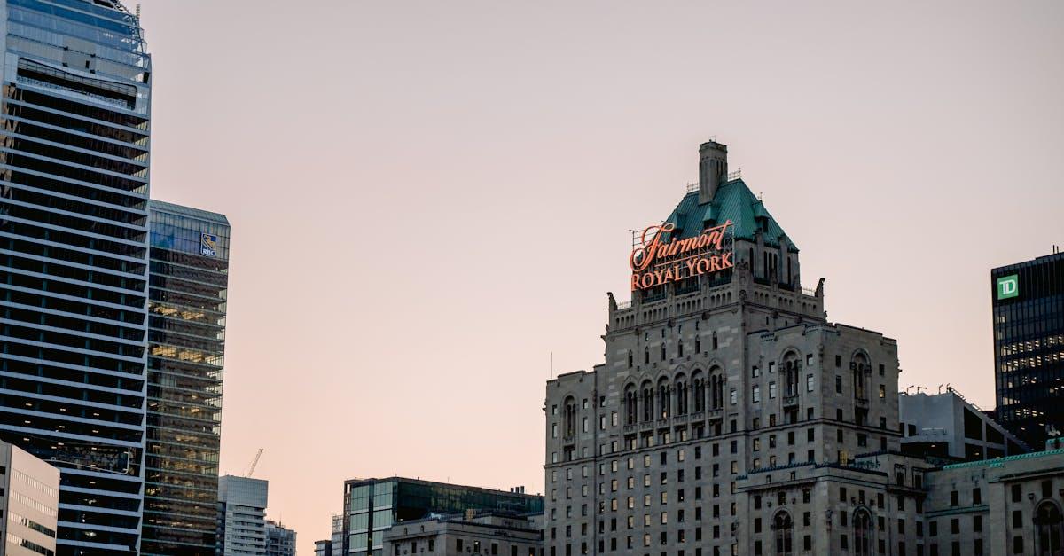 découvrez le sultan's royal hotel, un établissement prestigieux alliant luxe et tradition. profitez d'un séjour inoubliable dans un cadre enchanteur, avec des services haut de gamme et un accès facile aux attractions locales. réservez dès maintenant pour une expérience royale.