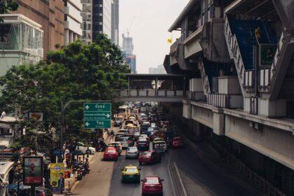 découvrez nos services de taxi, disponibles 24/7 pour vos déplacements en toute sécurité et confort. réservez votre course en quelques clics et profitez d'un transport rapide et fiable, que ce soit pour vos trajets professionnels ou vos sorties personnelles.