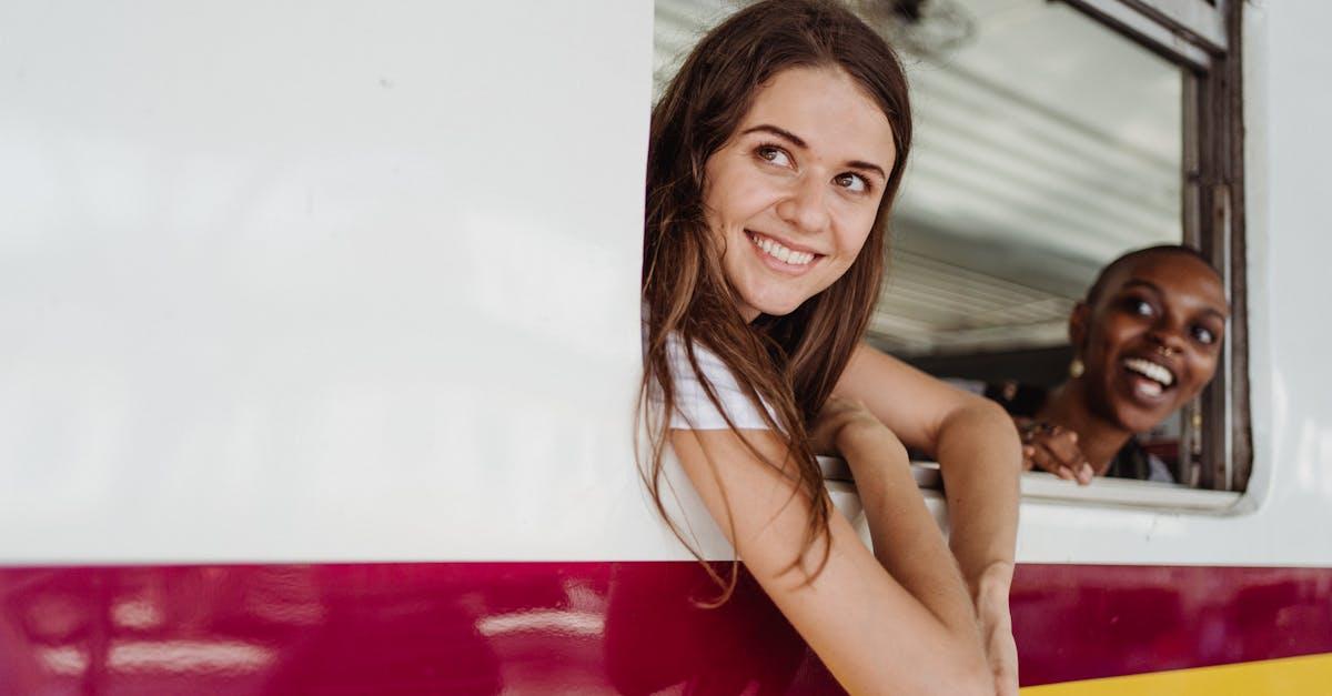 découvrez le plaisir du voyage en train : une expérience inoubliable à travers des paysages pittoresques, un confort inégalé et l'opportunité de rencontrer des personnes passionnantes. voyager en train, c'est l'assurance d'une aventure unique et écologique !