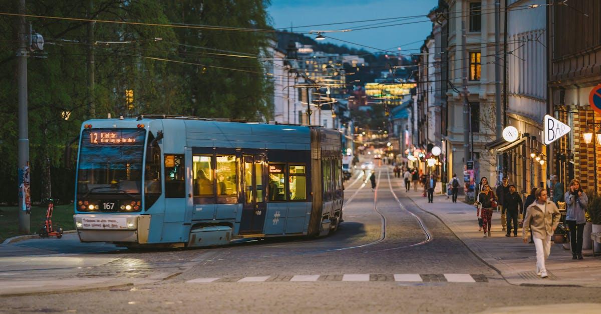 découvrez l'univers des tramways : un moyen de transport efficace et écologique, reliant les quartiers et facilitant vos déplacements en ville. explorez l'histoire, les innovations et les avantages des trams dans votre quotidien.
