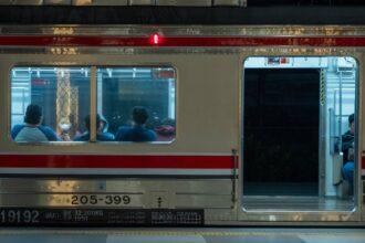 découvrez l'incroyable aventure à bord du train trans-asia, une expérience unique qui vous emmène à travers des paysages à couper le souffle et des cultures diverses. réservez votre voyage dès maintenant pour explorer les merveilles de l'asie sur rails.