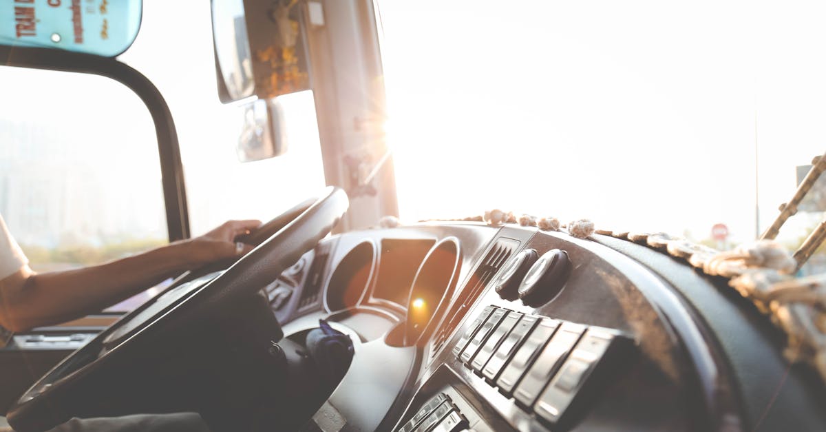 découvrez nos solutions de transport adaptées à tous vos besoins, que ce soit pour des déplacements quotidiens, des livraisons ou des voyages. nous offrons des services fiables, rapides et sécurisés pour vous garantir une expérience de transport optimale.