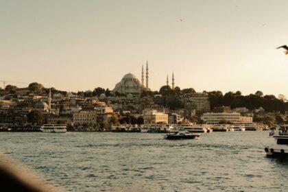 découvrez les meilleures options de croisières en turquie, alliant luxe, détente et paysages à couper le souffle. explorez des destinations emblématiques comme istanbul, la côte égéenne et la mer méditerranée tout en profitant d'activités abordables et d'expériences inoubliables.