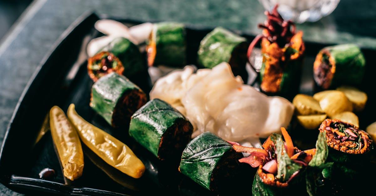 découvrez la richesse et la diversité de la cuisine turque, un véritable voyage gustatif au cœur de traditions millénaires. savourez des plats emblématiques tels que le kebab, le meze et les baklavas, préparés avec des ingrédients frais et aromatiques, et explorez les influences variées qui font de la gastronomie turque une expérience inoubliable.