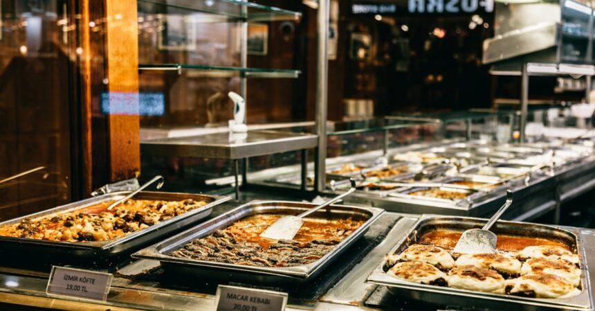 découvrez les délices de la cuisine turque, un véritable voyage des sens à travers des plats savoureux et traditionnels. explorez les recettes authentiques, les épices envoûtantes et les influences culturelles qui font de cette gastronomie un incontournable.